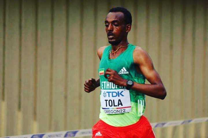 DerejeGerefa's tweet photo. በኦሪገን 18ኛው የአለም አትሌቲክስ ሻምፒዮና በወንዶች ማራቶን ታምራት ቶላ ሌላ የወርቅ ሜዳሊያ ለኢትዮጲያ አስገኝቷል። 

በድጋሚ እንኳን ደስ አለን!! https://t.co/J28mX6yD2I