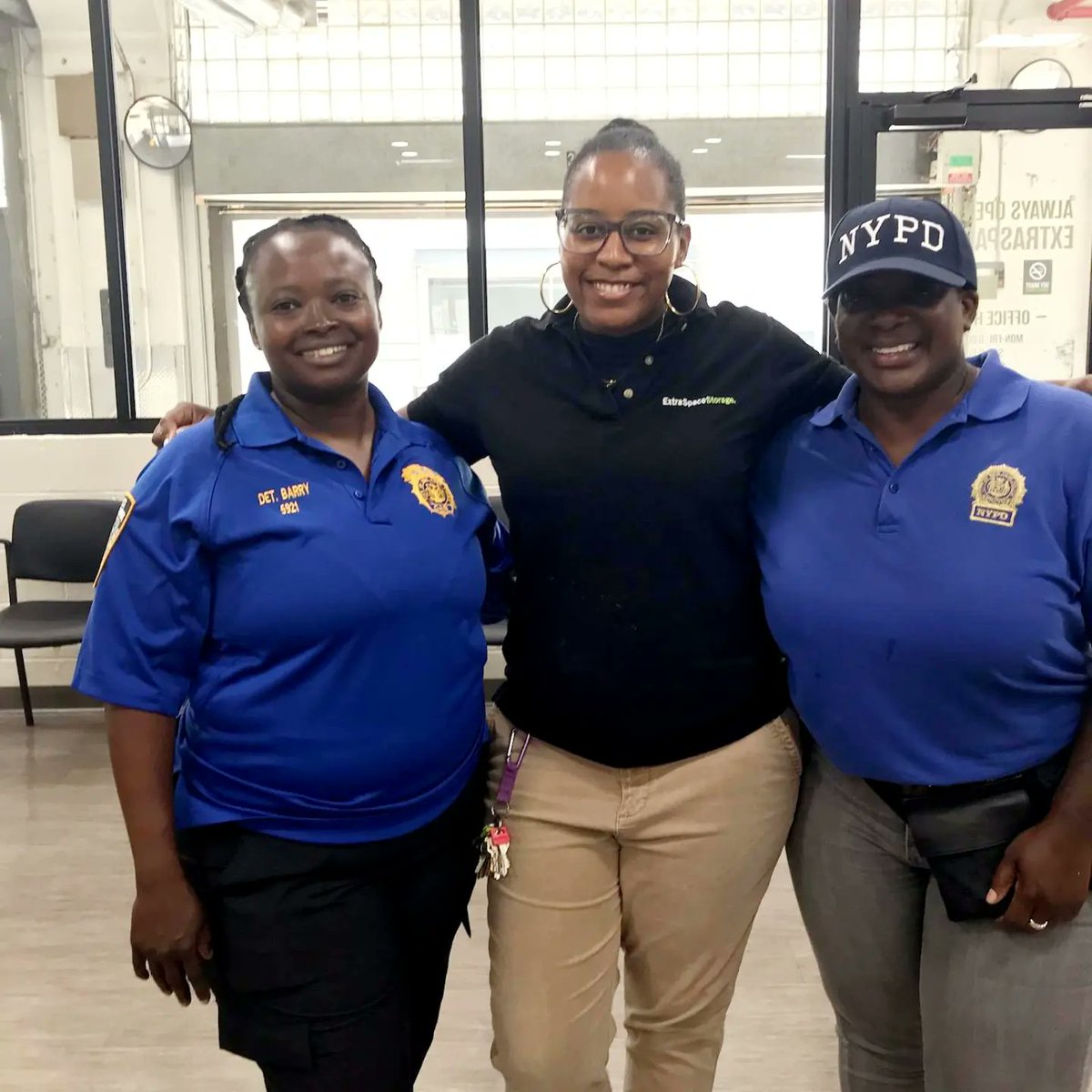 tattnthic13's tweet photo. Thank you @extraspace your staff at the Harlem &amp; 144th Street location treated us well yesterday. #NYPD #CommunityDay #Sayingno2gunviolence #ColYoungPark #32pct #copsandcommunity https://t.co/aob2q55ZYu