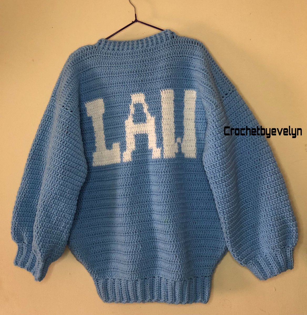 crochetbyeve's tweet photo. Fastest sweater I ever made 😊😊

#crochetsweater #crochet #crochetsmallbusiness #crochetersoftwitter #crochetgraphgan #graphgan https://t.co/5A9ciAE0vB
