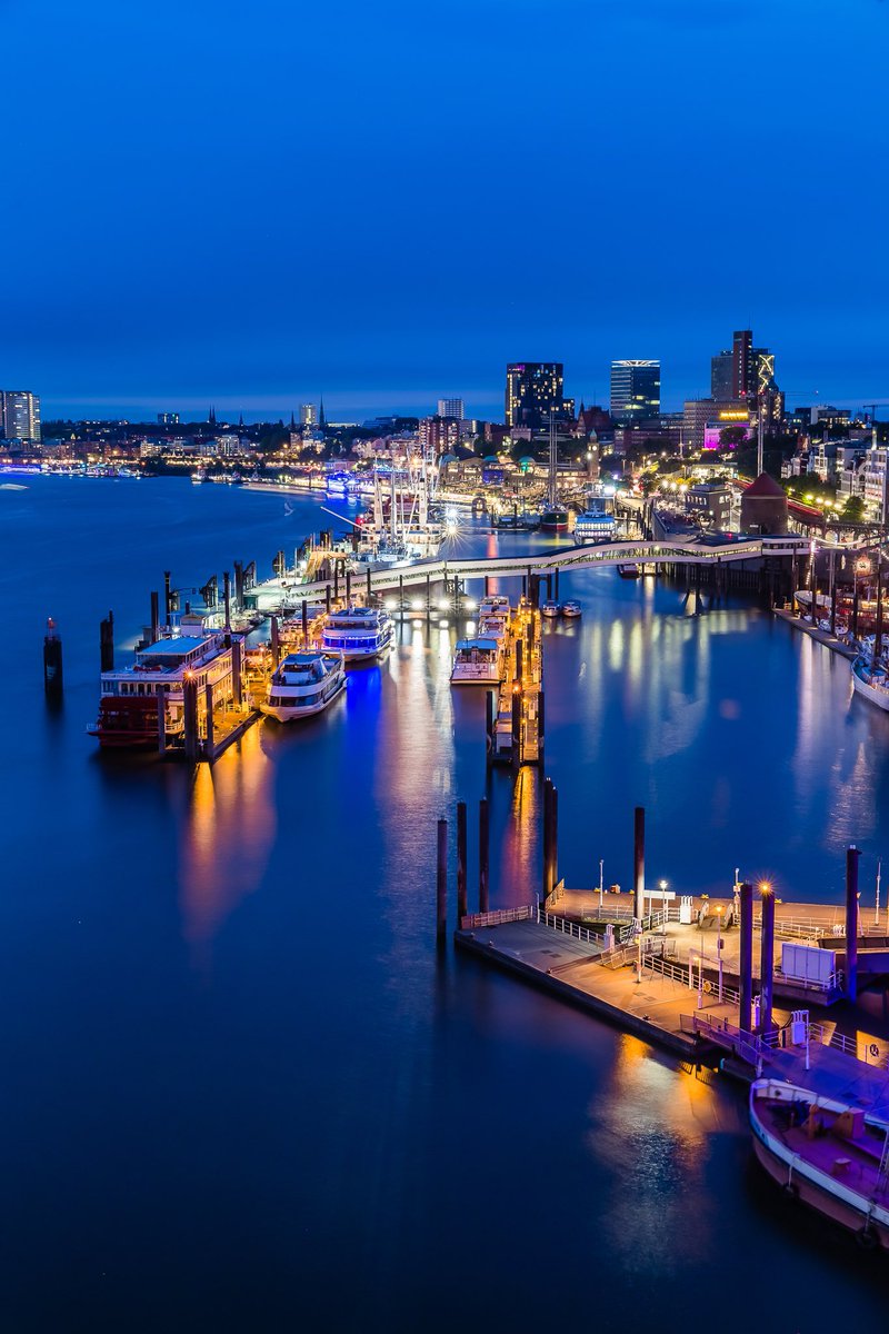 aimrush's tweet photo. #hamburg #germany #harbor #elbe #hafen https://t.co/oA7N7bVLNm