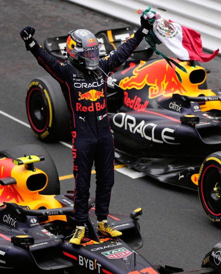 AlertaF1's tweet photo. Aprovechando que estamos a la mitad del año, comparte en este hilo ¿Cuál ha sido tu Top 3 de momentos favoritos en lo que va de temporada de F1?

Aquí les dejo el mio:

1 Victoria de Pérez en Mónaco

2 La batalla de las últimas vueltas en Silverstone

3 La Pole de Checo en Arabia https://t.co/U0dJRp5MSZ