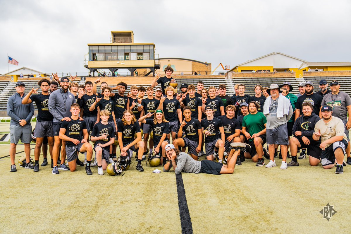 HumbertCoach's tweet photo. 7th annual Gold Bowl in the books 📚 

Special thanks to all the teams that participated. Shout out to the two JV teams from BVA and LH that battled as well. 

Leps retain the Gold Bowl 🏆 

BVA 28 LH 12

Defensive MVP -BVA Tanner Moody
Offensive MVP -LH Antwan Black

#HML https://t.co/g1z3hAIIKe