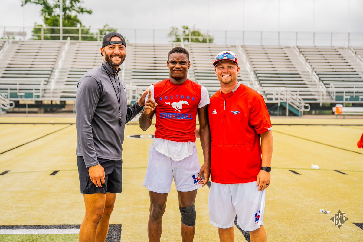 HumbertCoach's tweet photo. 7th annual Gold Bowl in the books 📚 

Special thanks to all the teams that participated. Shout out to the two JV teams from BVA and LH that battled as well. 

Leps retain the Gold Bowl 🏆 

BVA 28 LH 12

Defensive MVP -BVA Tanner Moody
Offensive MVP -LH Antwan Black

#HML https://t.co/g1z3hAIIKe
