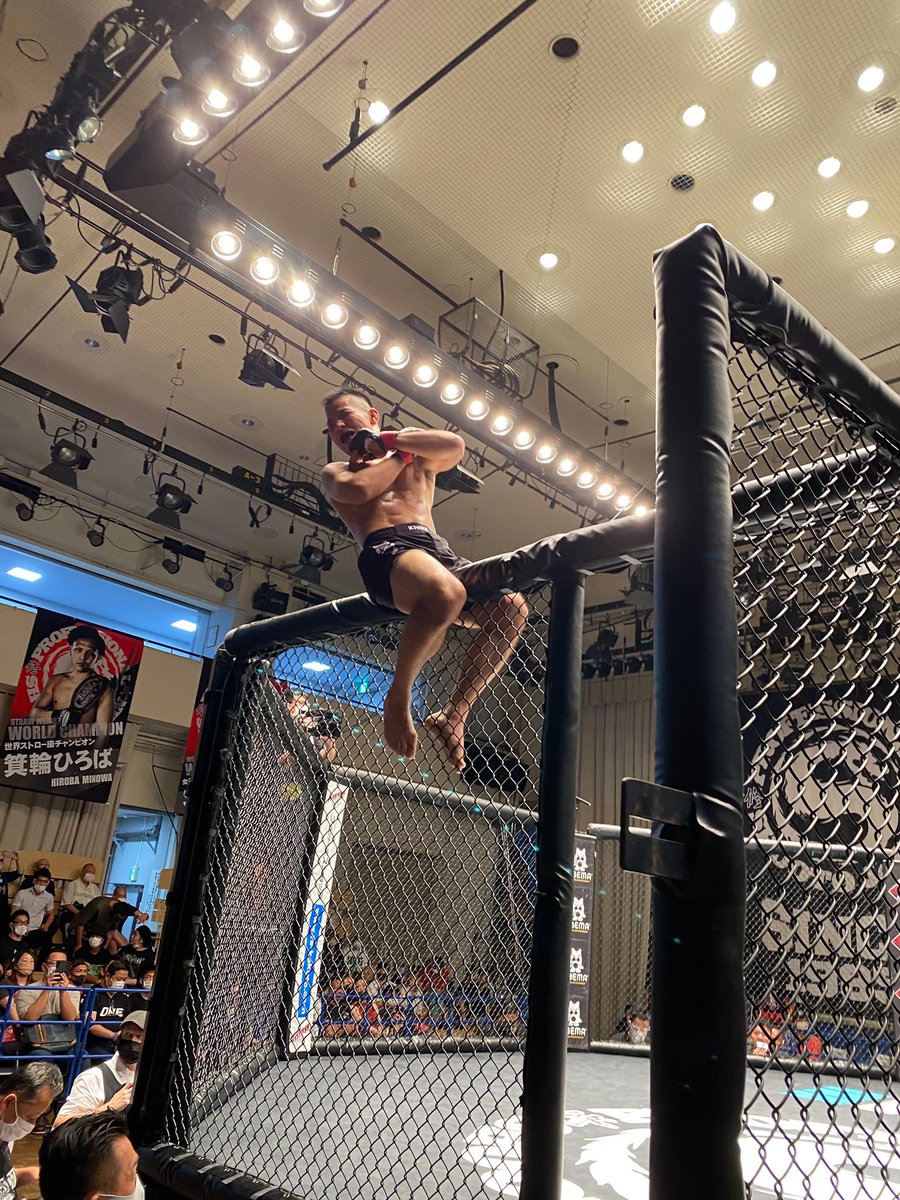 Tomoya_MMA1987's tweet photo. 本日、7/17プロ修斗後楽園ホール大会をご観戦頂きました修斗ファンの皆様、応援頂いた皆様、本当にありがとうございました‼︎
完全決着でのリベンジを望んでました。
自分の中での約束を果たせ良かったです。
まだまだ頑張れるところを見せたいです。
また是非応援宜しくお願いします🔥

#shooto0717 https://t.co/2qItVSbab9