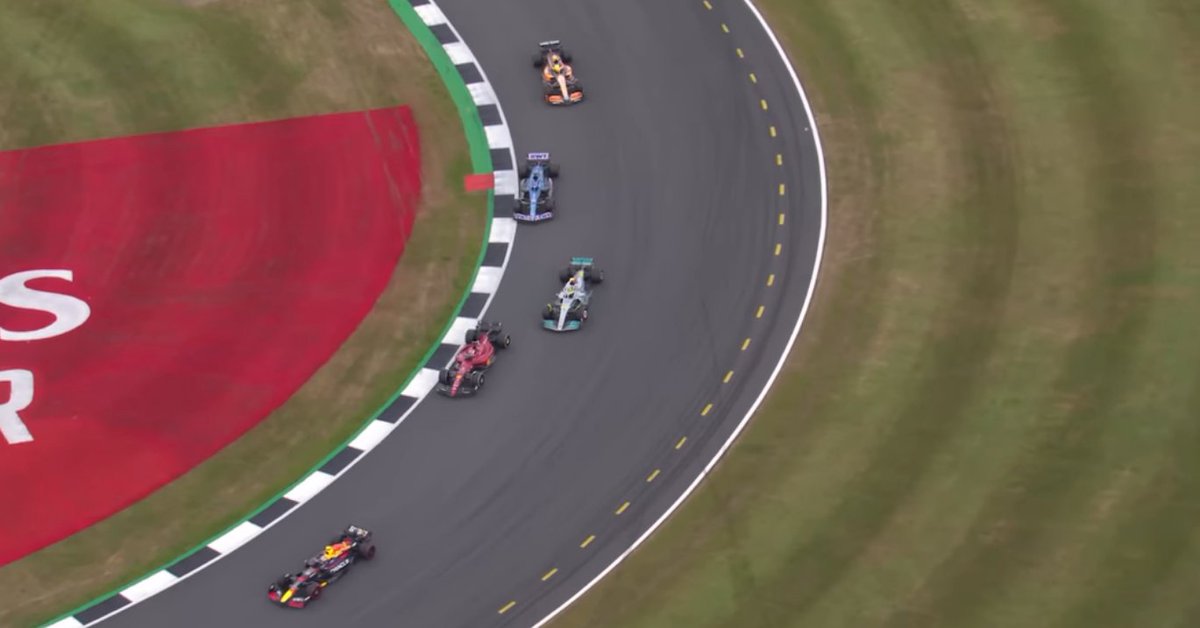 AlertaF1's tweet photo. Aprovechando que estamos a la mitad del año, comparte en este hilo ¿Cuál ha sido tu Top 3 de momentos favoritos en lo que va de temporada de F1?

Aquí les dejo el mio:

1 Victoria de Pérez en Mónaco

2 La batalla de las últimas vueltas en Silverstone

3 La Pole de Checo en Arabia https://t.co/U0dJRp5MSZ