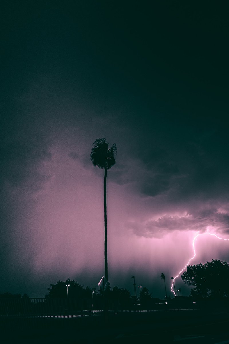deb0's tweet image. GM. Last nights lightning storm in Az