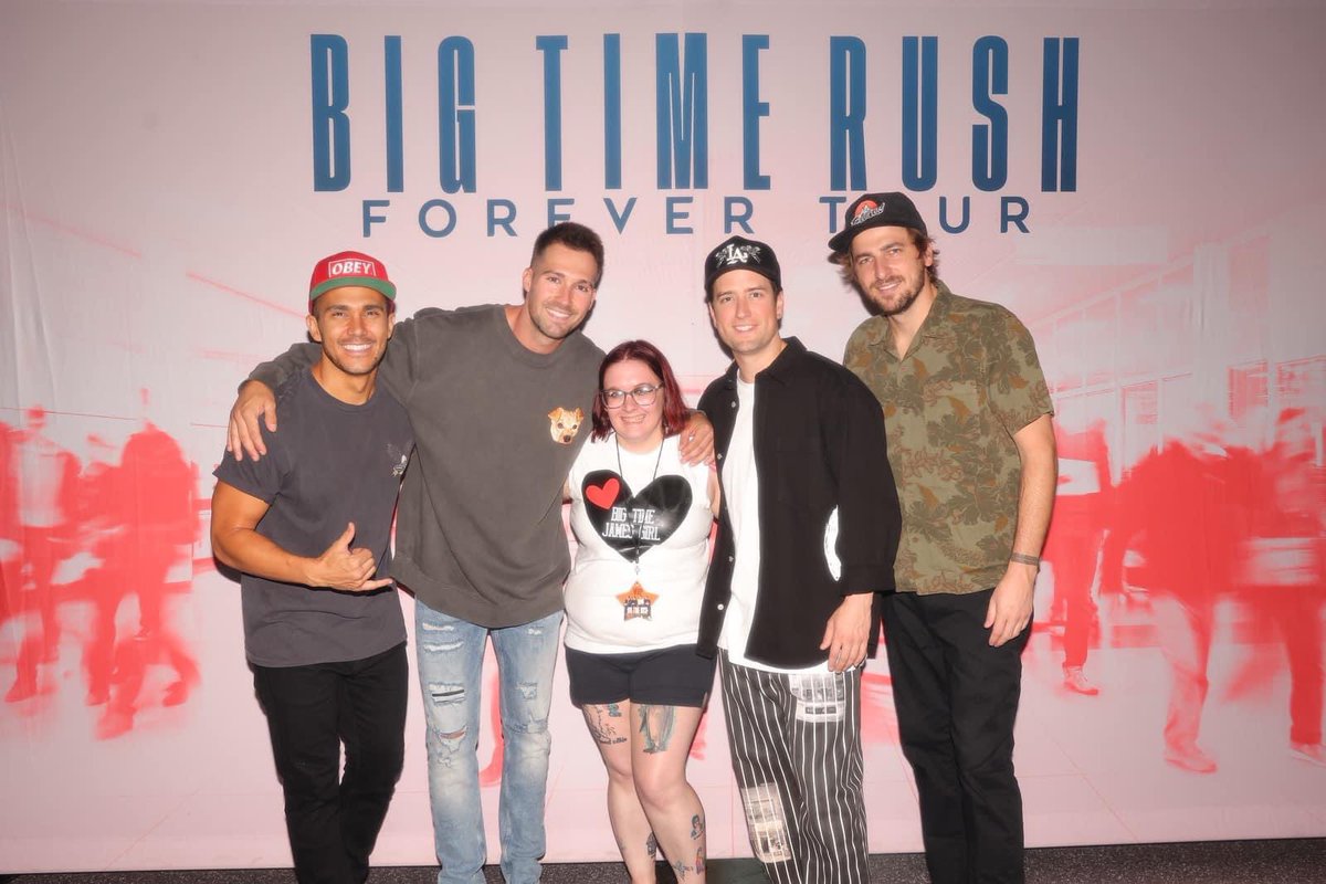 bigtimewhat09's tweet photo. “Thank you for the happiest year of my life.” ❤️💜 @TheCarlosPena @jamesmaslow @HeffronDrive @1LoganHenderson @bigtimerush https://t.co/sOTJQ29X6Z