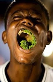 dhuloow's tweet image. Tani waa Musiibo Ibna Aadam iyo MID Qaran wlhi waan murugeys nahay Qaad oo dhan inuu joojiyo maxaa udiiday Nacaskan tan kale Uhuru wuuba sixraa baan filayaa @HassanSMohamud
@CabdalaMubaarak