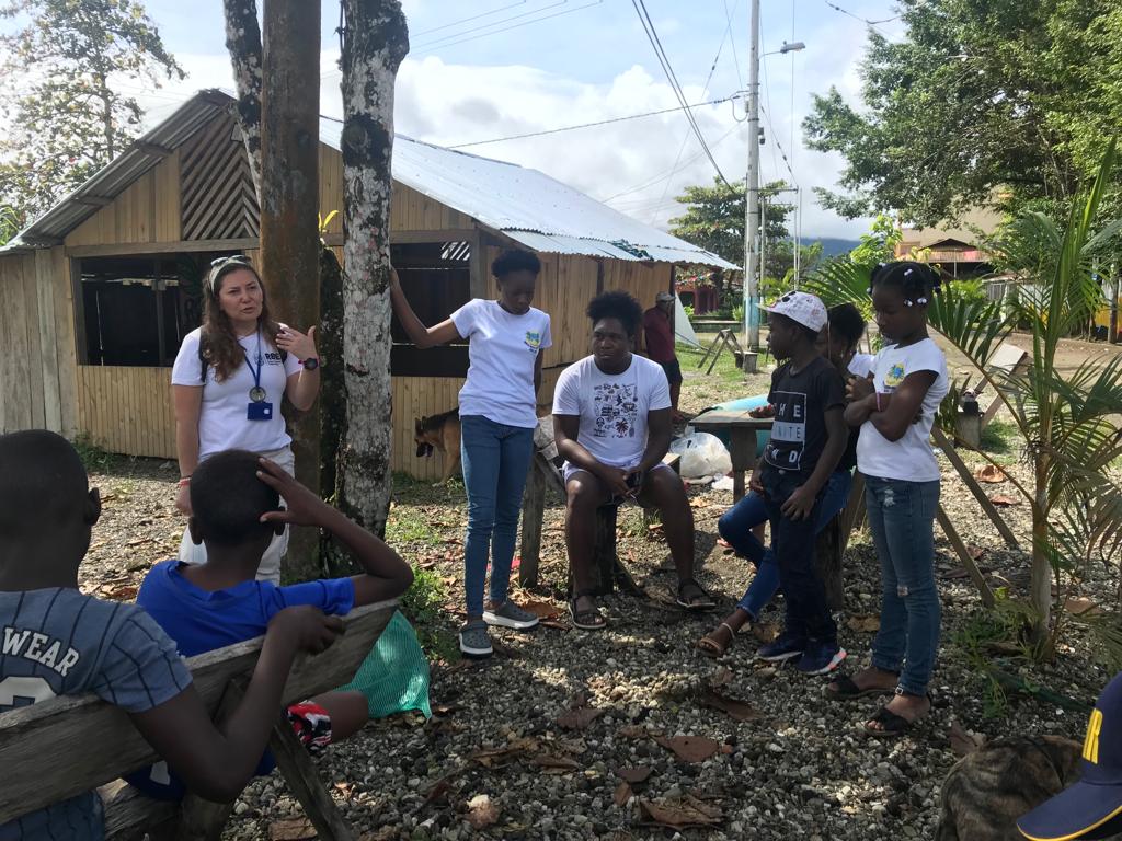 ApecsColombia's tweet photo. Con jornada de limpieza de playas en Nuquí, Chocó (Colombia). Inicia evento "Teleconexiones del trópico colombiano con la Antártica"🇨🇴🇦🇶🐋☀️🐧🌬🌎❄☃️, nuestros niños los grandes protagonistas  @ApecsColombia @Polar_Research @REoceancom @CCO_Antartica @Dimarcolombia @WWFColombia https://t.co/SpE9F1s4K5