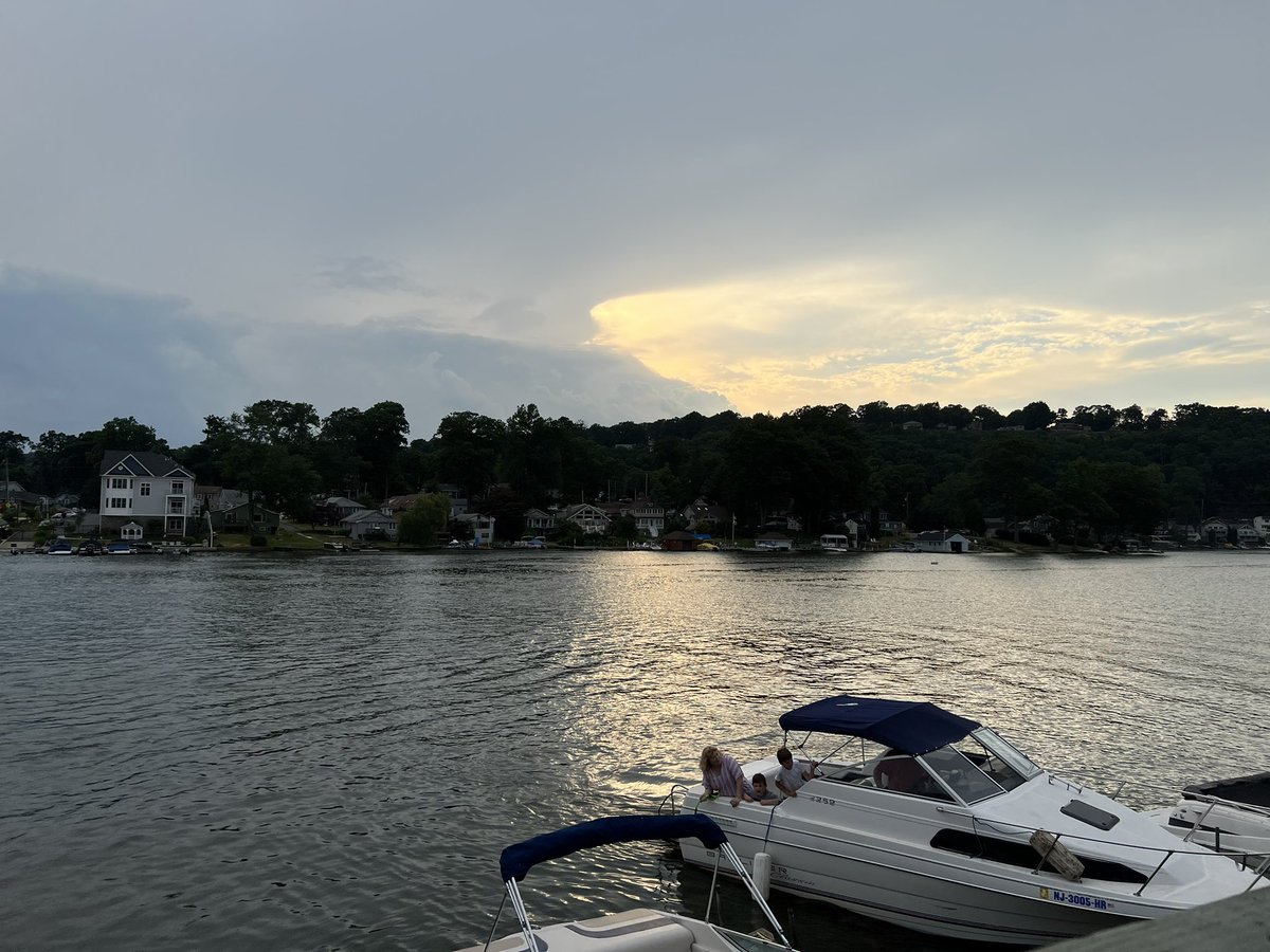 Sandi Astras tweet media