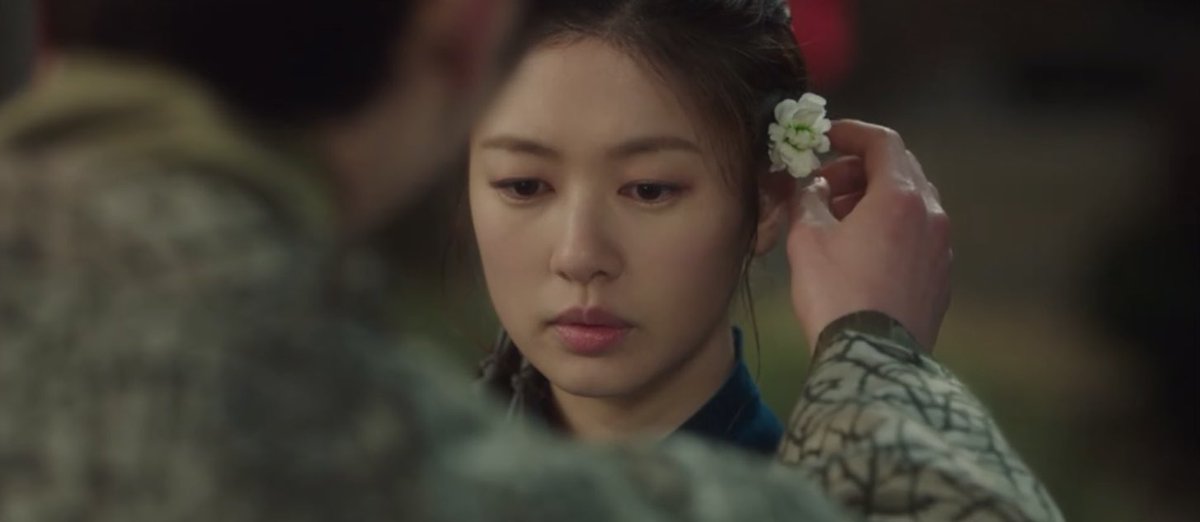 KateNgu14856962's tweet photo. #JungSoMin visual is incredible in #AlchemyOfSouls 😲. 
Poor Mudeok that the fake blind girl will harm her badly coz she’s crazy about Yul. Plus Park Jin of Songrim’ll start his stare on her… haizzz
#LeeJaeWook #Minhyun #YooInSoo #ShinSeungHo https://t.co/vy1VGUSu2p
