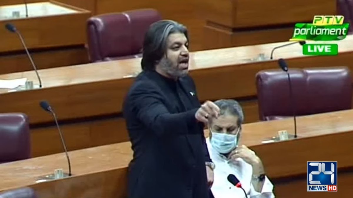 faizannriaz's tweet photo. 'انشاء اللہ میرا لیڈر ایک بار پھر اس کرسی پر آئے گا، عوام کی طاقت سے آئیگا، دو تہائی اکثریت سے آئے گا' https://t.co/GhKP8uaKC6