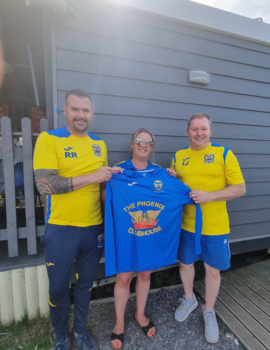 Massive thank you to Kelly for sponsoring the new warm up tops on Behalf of The Phoenix Clubhouse. We're all massively grateful.