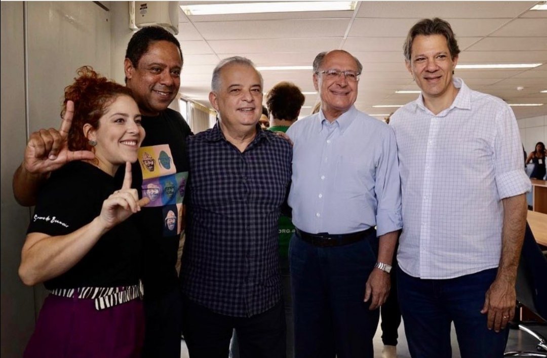 orlandosilva's tweet photo. Ontem, no Congresso da @UJSBRASIL, relembrei meus sonhos de juventude, ideais que me guiam até hoje. Derrotaremos o fascismo com a força dessa galera. Vamos reconstruir o Brasil com @LulaOficial e @geraldoalckmin e mudar SP com @Haddad_Fernando e @marciofrancasp. https://t.co/9sS5NpRCkg