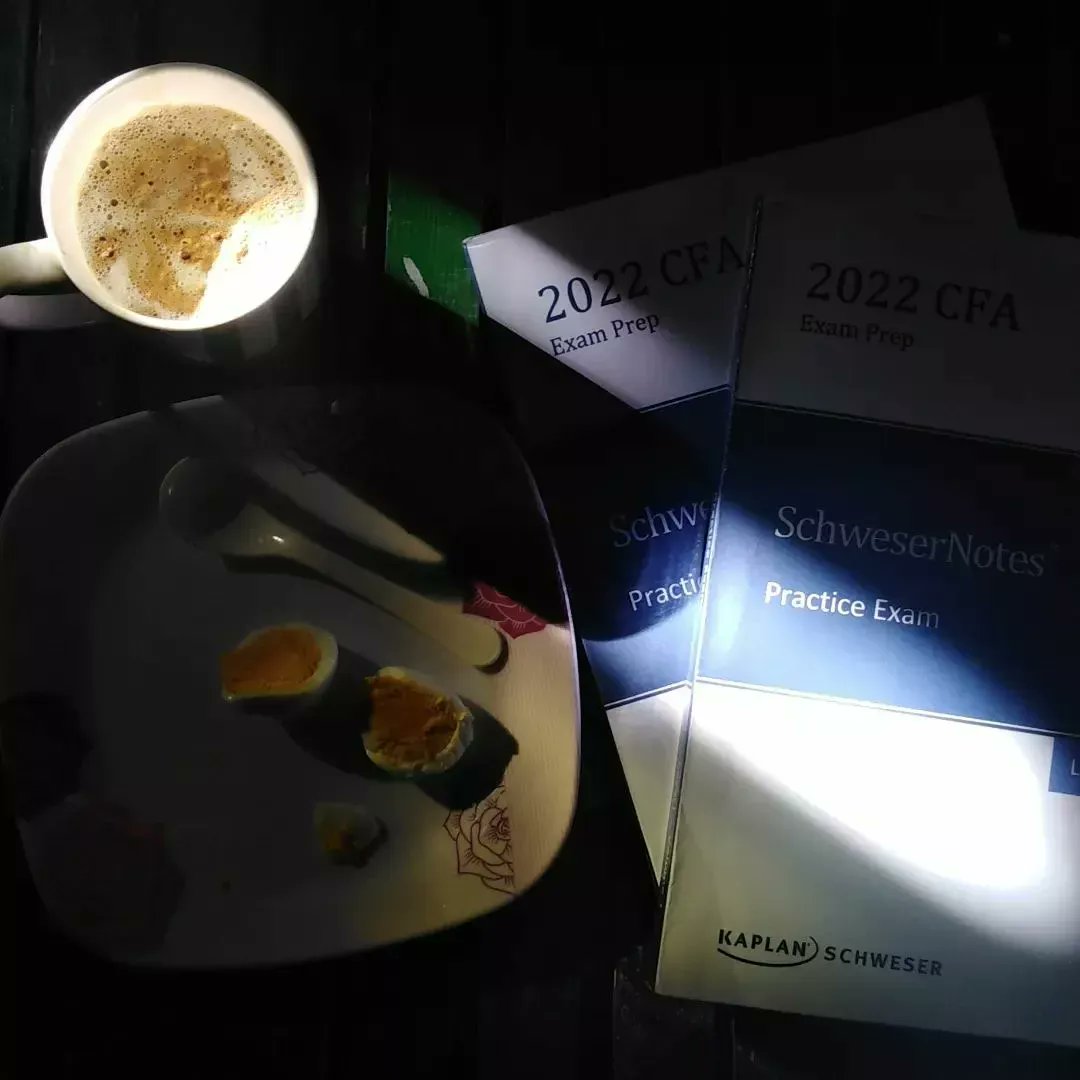 300Hours's tweet photo. Ah - dark and moody.

Not unlike my state sometimes when I was studying for my CFA exams.

A beautiful studygram shot by cfajourney_aqsa!

📸 cfajourney_aqsa https://t.co/4M0adC7FgN
