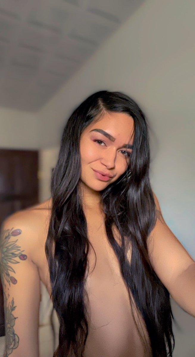 _MayJailer_'s tweet photo. good morning Twitter 💞 😌 ☕️ 
#newavi https://t.co/8uylVDD3Kq