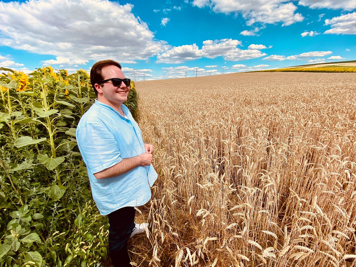 BadziongPascal's tweet photo. #wochenendausklang 🌻🌾
Ich wünsche einen guten Start in die neue Woche und einen kühlen Kopf bewahren🤗 
#Wochenende #natur #ausblick https://t.co/GDEIYkoD1P