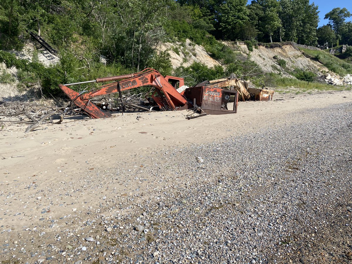 markwrobbins's tweet photo. Michigan beach north of South Haven. Way to go Michigan!! #puremichigan #michiganDNR #governorwhitmer #lakemichigan #michiganbeaches @gretchenwhitmer @GovWhitmer @MichiganDNR https://t.co/jxYzRAvmaq