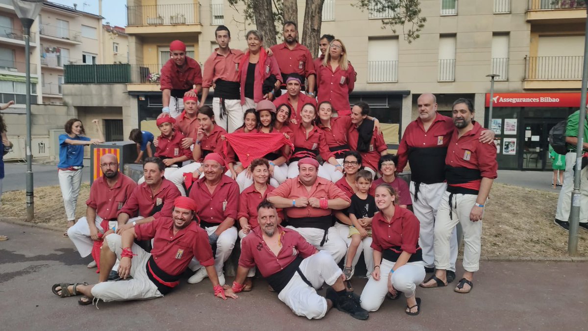 castdeMallorca's tweet photo. A Berga, 17/07/22
Després d’haver pogut gaudir d’un magnífic cap de setmana amb els @Airenou, @MuixeDeLaPlana, @XicsGranollers i @cdberga; ha sigut un autèntic plaer compartir plaça amb vosaltres. Castellers de Berga, ens hem sentit molt ben acollits/des; gràcies! Arreveure! https://t.co/wjp7HVSItm