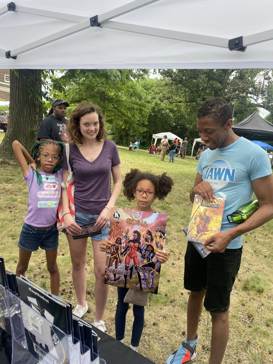 KonkretComics's tweet photo. Big shout out to @ecbacc for having us. What a great event yesterday! 🙌🏾 #KeepItKonkret #comiccon https://t.co/bbdLQpAUKr