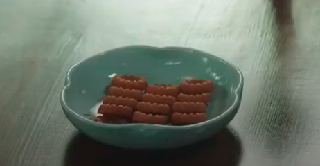 LetatAves's tweet photo. Did Mudeok intentionally leave these snacks in Jang uk's room just in case he visits unexpectedly? #AlchemyOfSouls #AlchemyOfSoulsEp10 #Mudeok https://t.co/bErkVgutn9