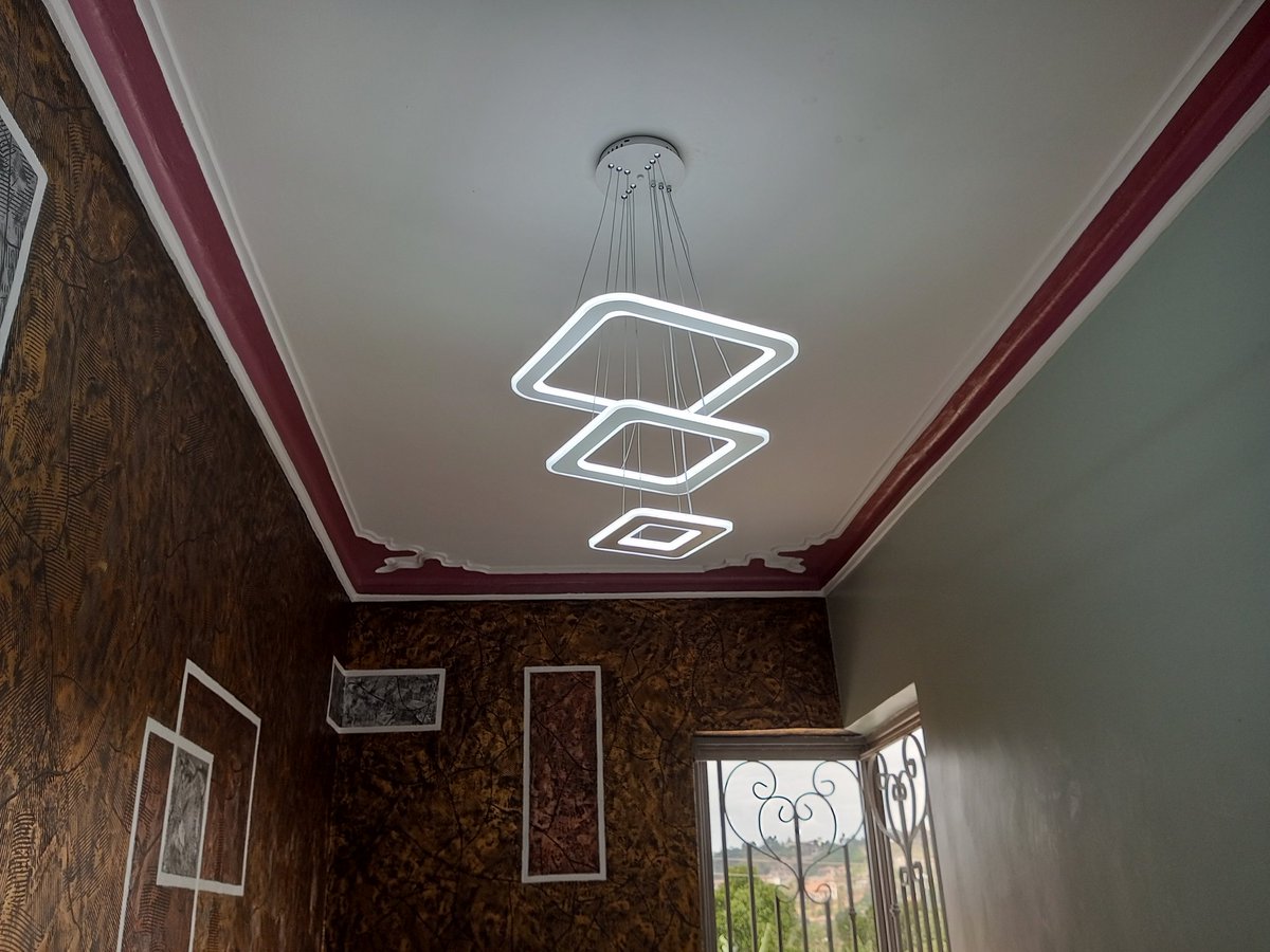 shukranproperty's tweet image. Flat House 🏠For Sale!!!
5bedrooms 4bathrooms , open kitchen,located in  Kitende, Entebbe Road at #680M with ample parking space and Seated on 13decimals, located in the well organized neighborhood, Ready approved land tittle,..
For inspection call 0706592177