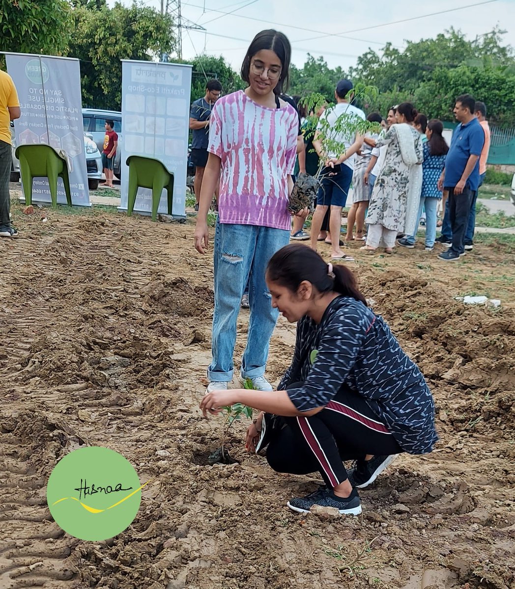 HasnaaNGO's tweet photo. Pilkhan, Neem, Giloy, Har-singar, Jamun, Moringa/sehjan, Berrie plantation drive in Summer Internship Program - Soul Beats for Rural India at Faridabad Today by Hasnaa Foundation team. https://t.co/jiZWAhLmcW