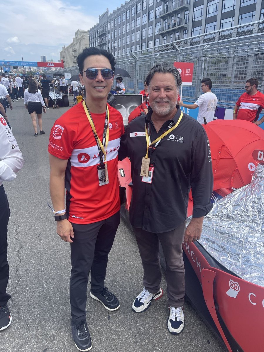John1wu's tweet photo. What a weekend at #AvalancheHouse Brooklyn. Had an amazing time speaking to the projects building the future of this space, and going behind the scenes of the race with @AVAXAndrettiFE and @michaelandretti! There’s nothing like the #Avalanche community. https://t.co/2zYAXHCgTZ