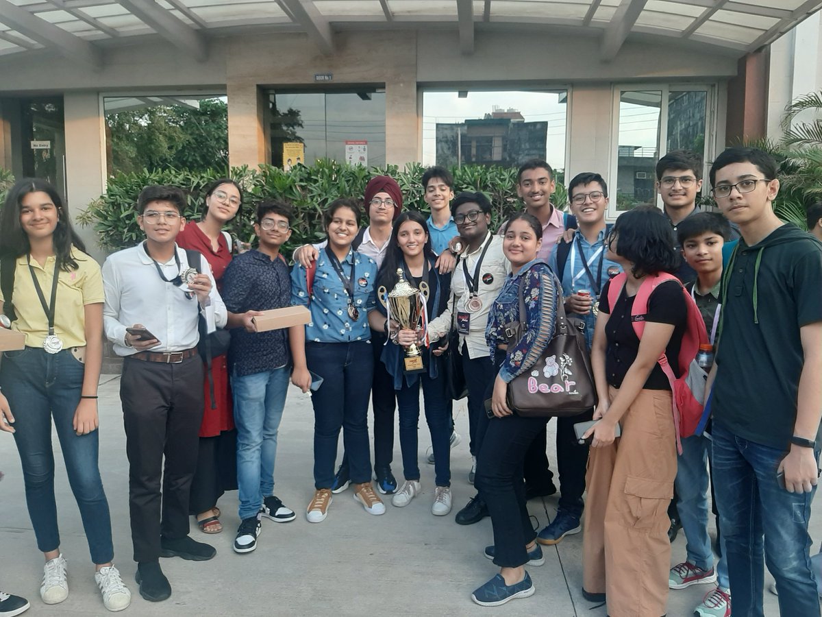 MuktaSh14821864's tweet photo. Kudos to Mahabehes runners up, awarded gold, silver and bronze medals-ever so proud of these dynamic group of people, our Ahlconites @y_sanjay @pntduggal @ashokkp @kandhari_ekta @kavita_girdhar @MonimallikaM @Shambhuj007 https://t.co/jugkfz7oSc