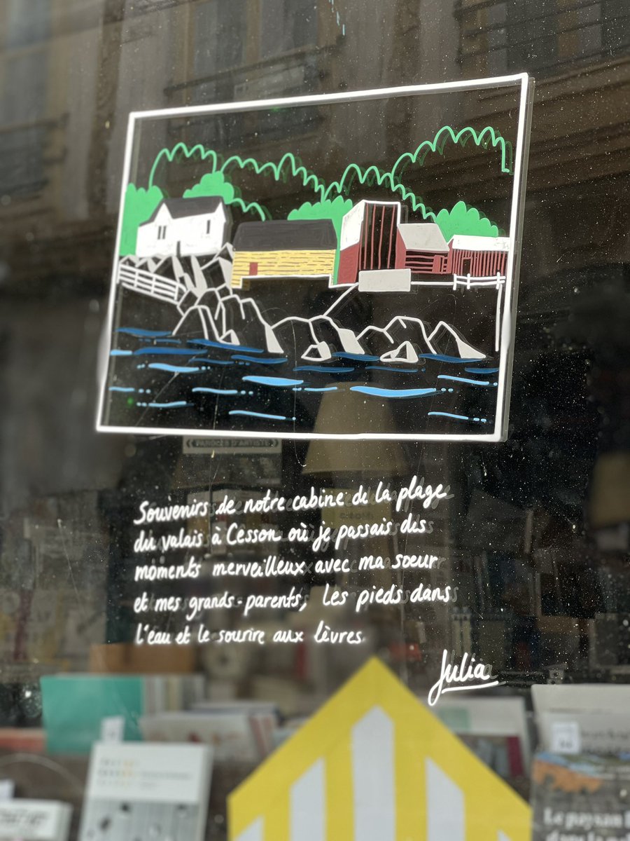 MBlivet's tweet photo. ☀️ Souvenirs de vacances en #Bretagne dans la vitrine de la Librairie @lefailler #Rennes 

👍🏻 https://t.co/5wmDnCHJEJ https://t.co/R6FiWfrG1d