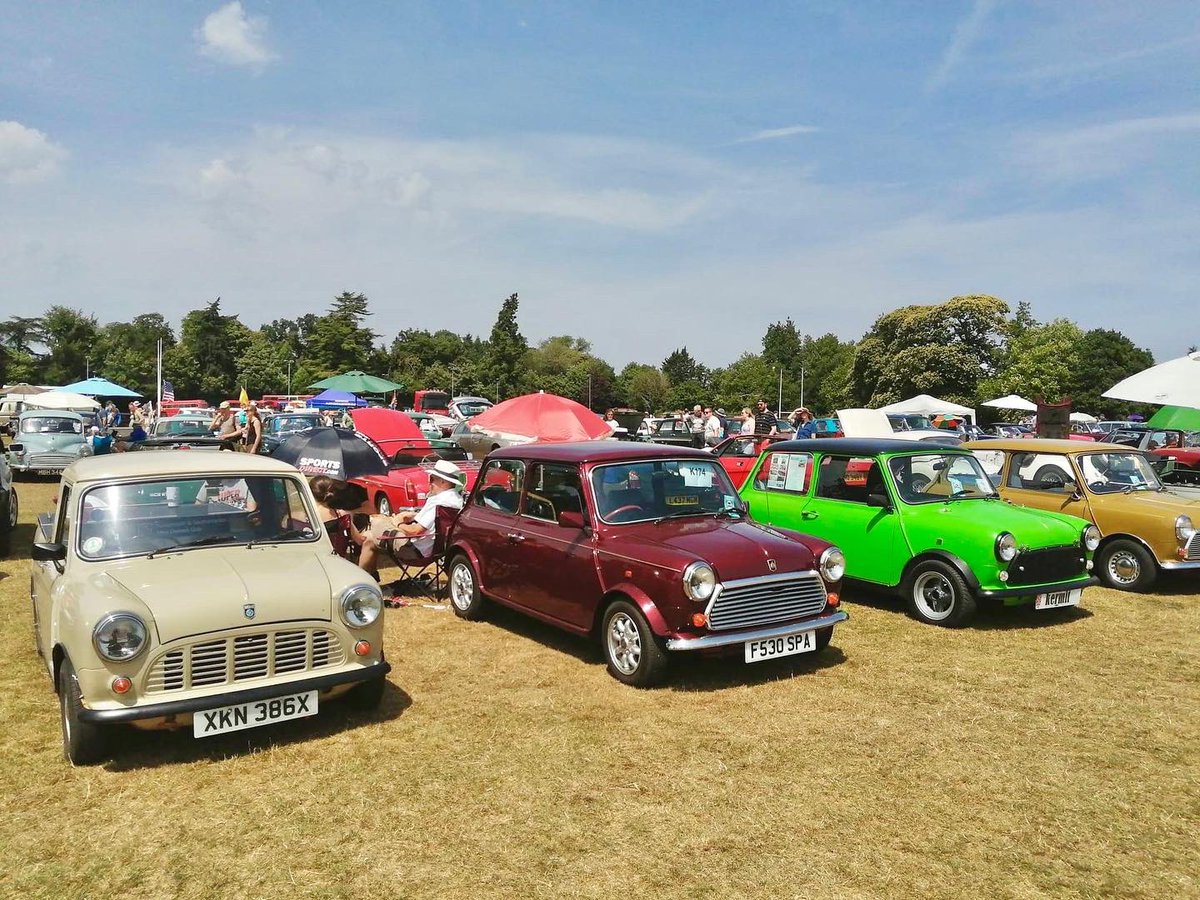 PANDSMOC's tweet photo. We visited the #AltonBusRally today and it was HOT HOT HOT! | #MINI #MINIUK #ClassicMini #MINIFam https://t.co/ieHnYVV8jD