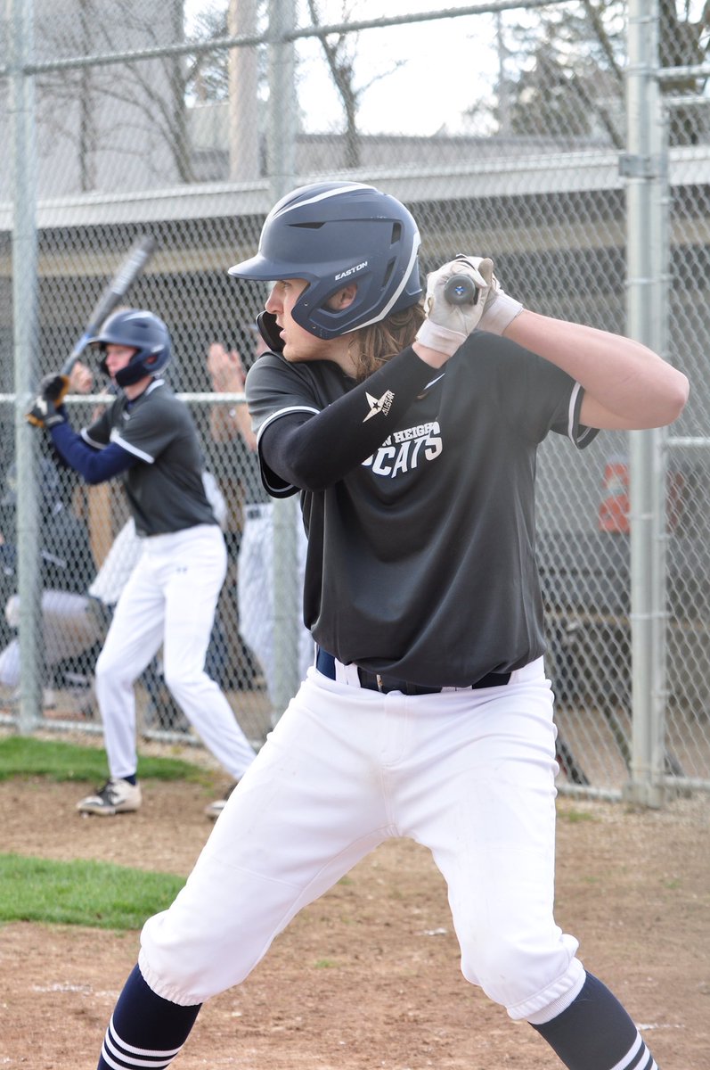 GHHS_Baseball's tweet photo. Yesterday, William Halberg 2024 C, 1B, RF goes 2 for 3 with a Grand Slam, Triple, and 6 RBIs at Walsh University with the Triple Crown Royals Gold 16U. 
@notwilliamsh2 https://t.co/08FUZNwI8E
