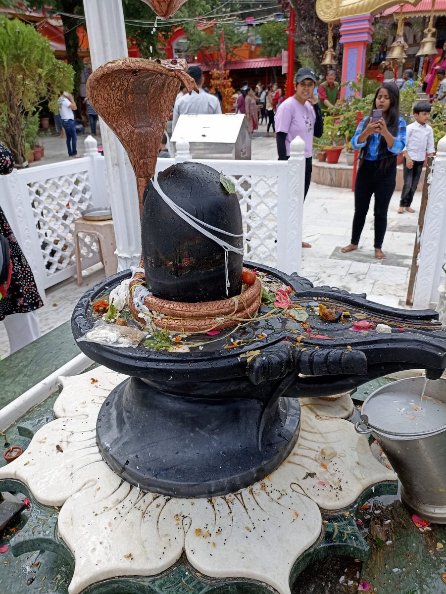 Shivijais97's tweet photo. Zakhamo pe Marham Tumhre
Naina Phool pe Shabnam Tumhre Naina Jag Bhoole Bhoole Tumhre Naina Dil Chhu le chhu le Tumhre Naina Tumhre Naino ke aage to Taare bhi Sarmaye...β€οΈπ
#MereSwami ππ
#Soul_Toching π€
#Dedicated_only_to_You π https://t.co/Z2EEZMmw5y