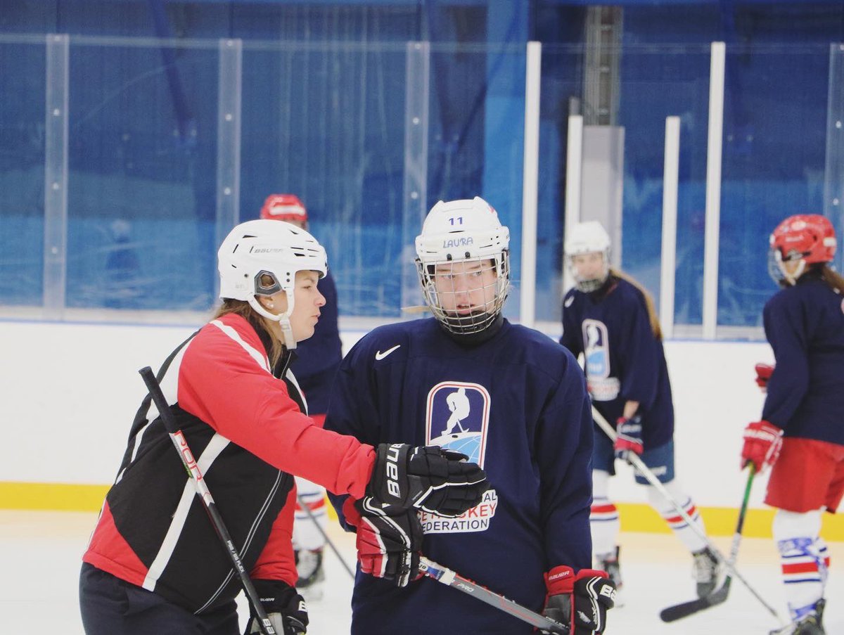 IIHF HIGH PERFORMANCE CAMP 🤲🏻
Vielen Dank an die @iihfhockey für die Möglichkeit als Athlete Ambassador dabei zu sein, neue Erfahrungen zu sammeln, neue Freundschaften zu knüpfen und meinem Koffein-Konsum ein neues Hoch zu verleihen ✌🏽🙈
#teamzorn #supremegood 
#athleteambassador