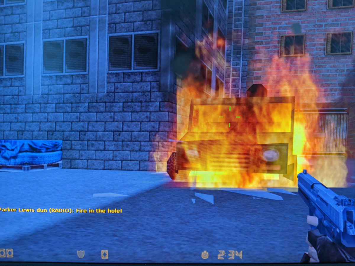 StDenisGamers's tweet photo. Molotov cocktail added! Type Molotov at your Buyzone! #counterstrike https://t.co/S7mgVAnVYt