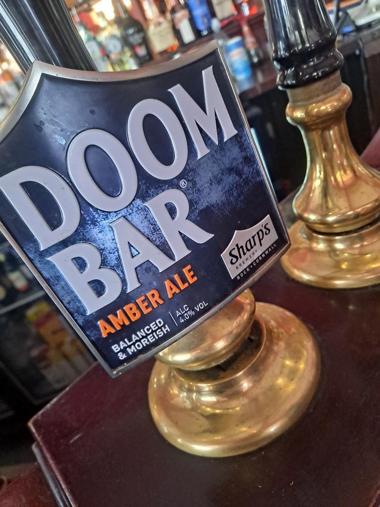 MordenArmsSE10's tweet photo. Regrettably, today was just too hot for any live music. On the up side we have a lovely selection of proper chilled Real Ales.
#thebeersareback
#Popinandsee https://t.co/HfHEb7xqkZ