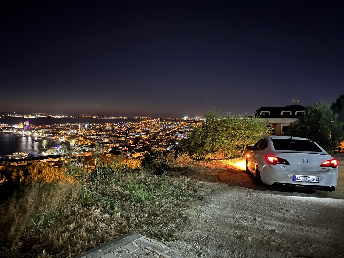 Böyle güzelim fotoğrafta sol stobun kesmesi evlat acısı gibidir