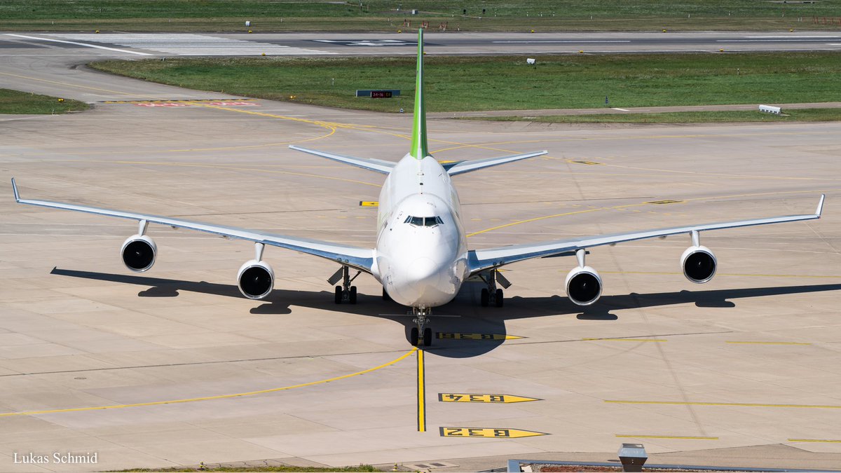 aviation_schmid's tweet photo. ACT Airlines / Boeing 747-400F / TC-MCT / ZRH - 17.7.22
@Easyspotting @AiractC
#AvGeek #planespotting #planes #planespotter #aviation #aviationphotography #spotting #ZRH #ZRHAirport #ZRHmovements #boeing #b747 #tcmct #actairlines #jumbo https://t.co/lQjKjEobBt