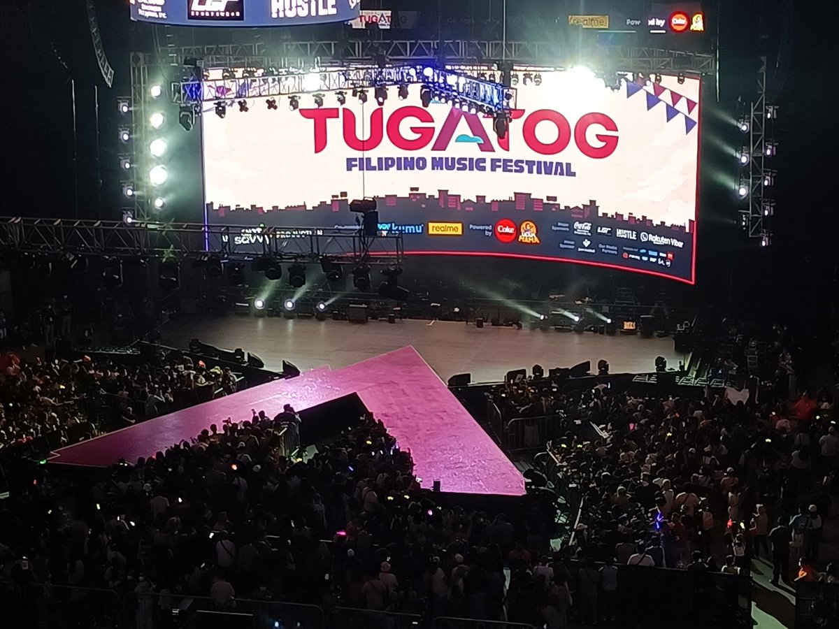 celyncuteXD's tweet photo. I was also in tugatog music festival, nandun lang ako to support my mother sa pag fafangirl pero di ko ineexpect na magiging fan din nila ako 😂 nahawaan tlga ako ng mama  ko 😂 pero etong hawa yung gusto ko at sana kumalat pa sa iba 😂💜 @bgyo_ph #BGYOxTugatogMusicFestival https://t.co/W6vsiaHyQp