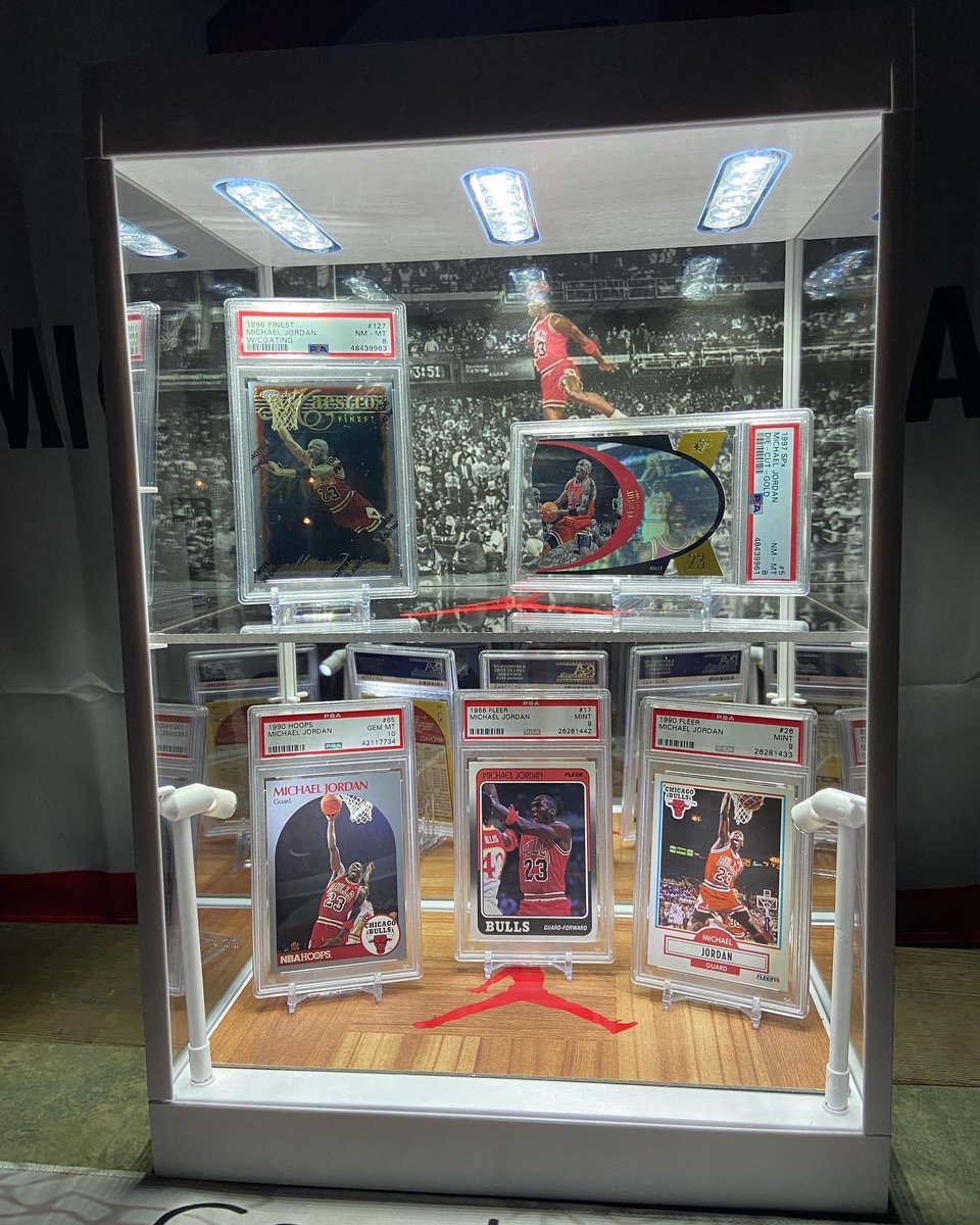 BReese01376963's tweet photo. New Michael Jordan custom display LED card cases. Man Cave or office ready! Great way to display your Jordan collectibles.

350$ shipped (US) 

Inside Dimensions: : 10.9 L x 6.9 W x 14.3 H

*Cards just for display not included

* Requires simple assembly/ instructions included https://t.co/rONnRCrfTE