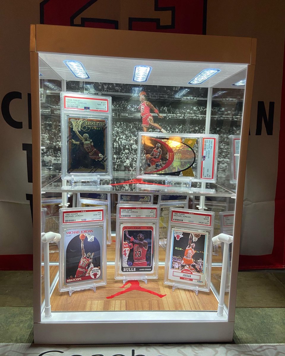 BReese01376963's tweet photo. New Michael Jordan custom display LED card cases. Man Cave or office ready! Great way to display your Jordan collectibles.

350$ shipped (US) 

Inside Dimensions: : 10.9 L x 6.9 W x 14.3 H

*Cards just for display not included

* Requires simple assembly/ instructions included https://t.co/rONnRCrfTE