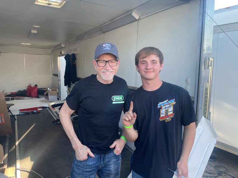 HaedenPlybon's tweet photo. One spot short, but overall a good solid weekend going into the Summer Showdown next weekend. Would like to thank my crew, and sponsors for all they do for me and my passion of racing. Ready for next weekend!
@KulwickiDDP #RacingForAlan 
Also met @markmartin! https://t.co/S5dCdODEW4