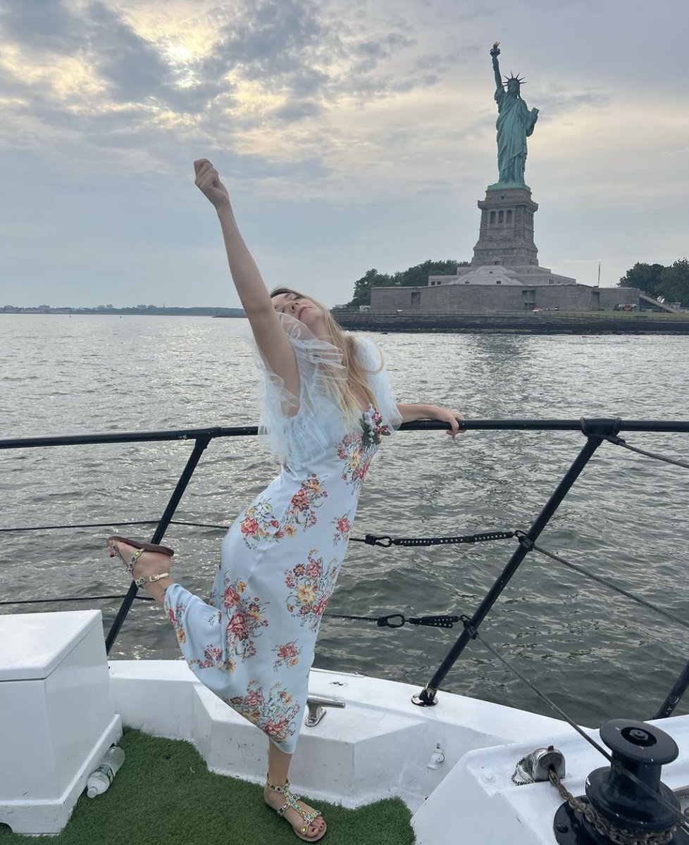 praisethelourd's tweet photo. 🗽3️⃣0️⃣🗽MY #BODYAGE IS FINALLY GETTING CLOSER TO MY #SOULAGE #yeehaw https://t.co/f2novm9jmY