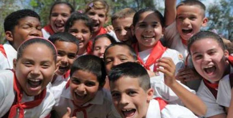 Malu50928583's tweet photo. #CubaEsAmor ....una infancia feliz es el mejor regalo que se le puede dar a un niño...
#Felicidades 😍😘
#CubaPorLaPaz 
#PasionXCuba https://t.co/vz2HckVNqM