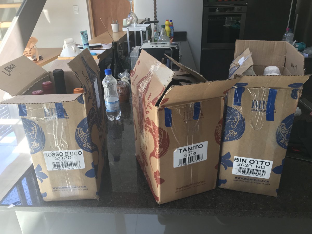 Bueno, que este pedido a ⁦<a href="/VinotecaMRWines/">Musu</a>⁩ no se acomoda solo.