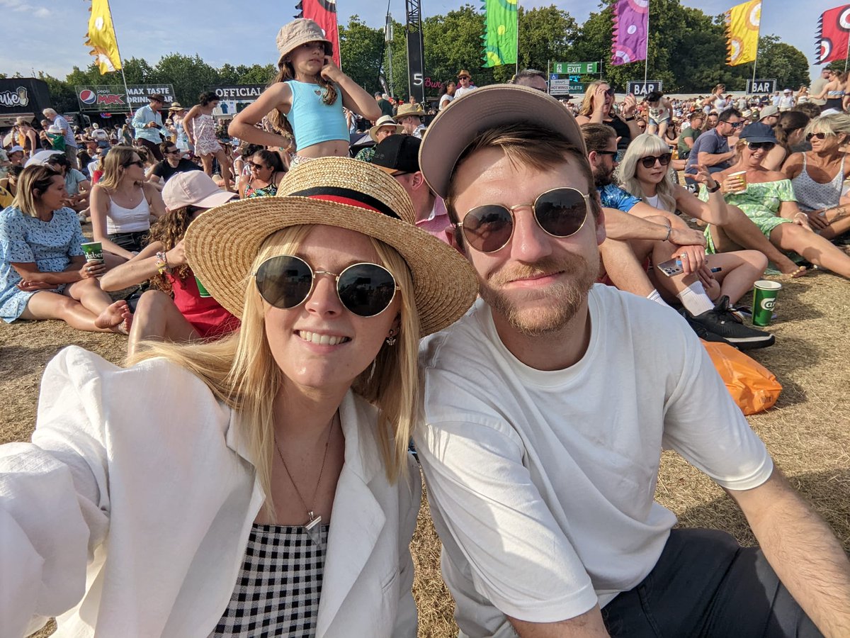 Chazzaa15's tweet photo. Ready for Georgie Boy #goldrushkid #finsburypark @george_ezra https://t.co/a1Pi2xScvZ