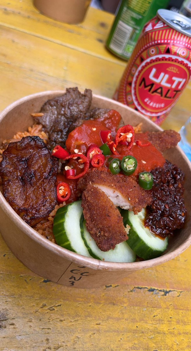septimusajprime's tweet photo. Suya, Plantain, Shito, Crispy Chicken, Chilli sauce. 10/10 👏🏽 (Westfield Stratford) https://t.co/K8o5kZF5yr