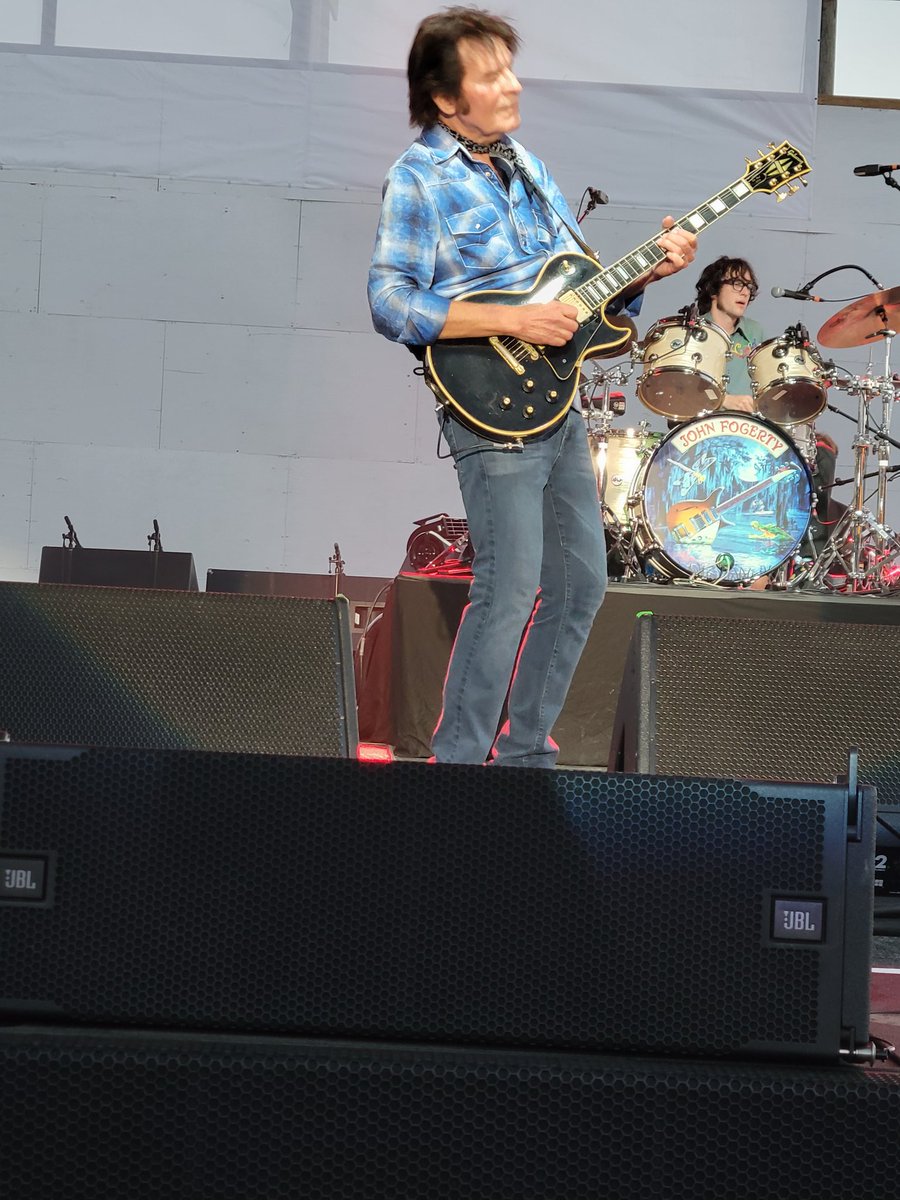 Minnesotatick's tweet photo. What a fantastic show lastnight with @John_Fogerty and @heartyhar Thanks guys! https://t.co/U47gYNGVzh