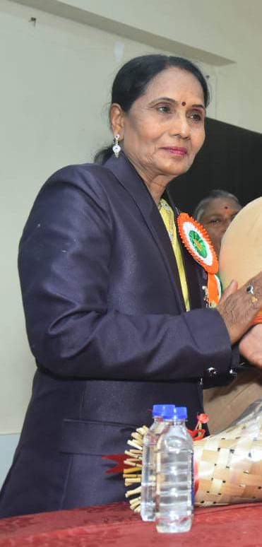 अखिल भारतीय चतुर्थी श्रेणी कर्मचारी महासंघ च्या उप महामंत्री व
राज्य सरकारी गट ड चतुर्थी श्रेणी कर्मचारी मध्यवर्ती संघटना च्या महिला उपाध्यक्ष यवतमाळ मध्ये खंबीर नेतृत्व संघटनेचा बुलंद आवाज शिलाताई पेंडेकर  यांना वाढदिवसाच्या  हार्दिक शुभेच्छा 💐💐💐🙏🌹 🎂🎂