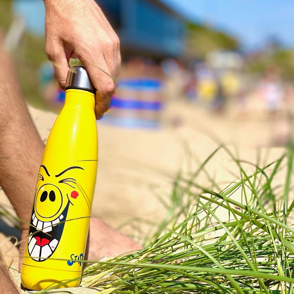 HAPPY NATIONAL YELLOW PIG DAY!

This day is celebrated because a couple of mathematicians spent way too long studying the number 17 until they invented a yellow pig with 17 toes, 17 teeth etc

So now is a great time to gift someone a yellow SeaPigs Bottle

seapigs.co.uk/shop/helluva-y…